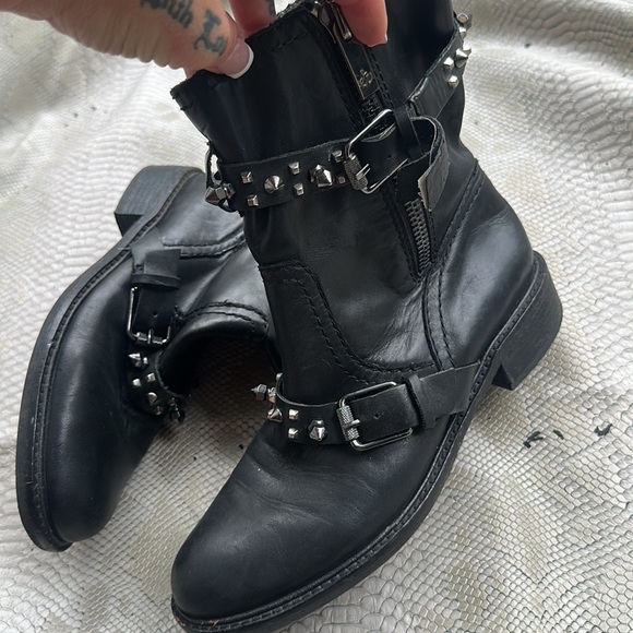 Sam Edelman Adele leather spikes combat boot 4 FOR 100 - Picture 2 of 6